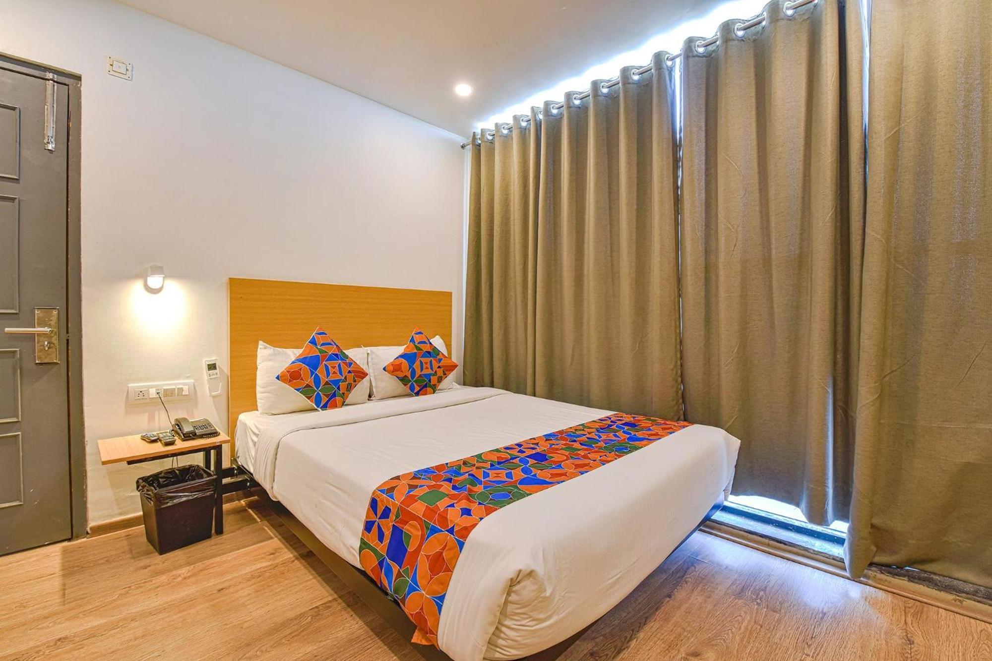Fabhotel Ny Townhouse 阿穆达巴 外观 照片