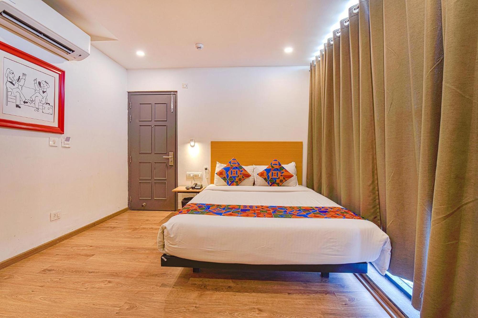 Fabhotel Ny Townhouse 阿穆达巴 外观 照片