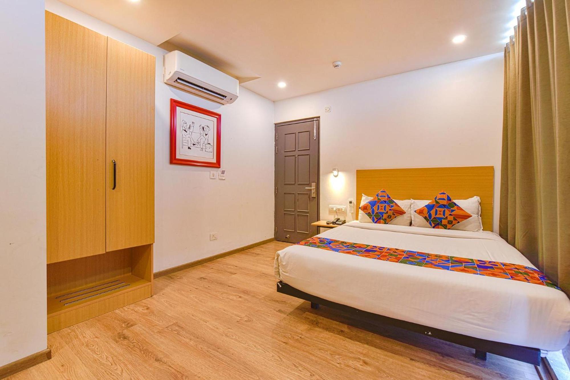 Fabhotel Ny Townhouse 阿穆达巴 外观 照片