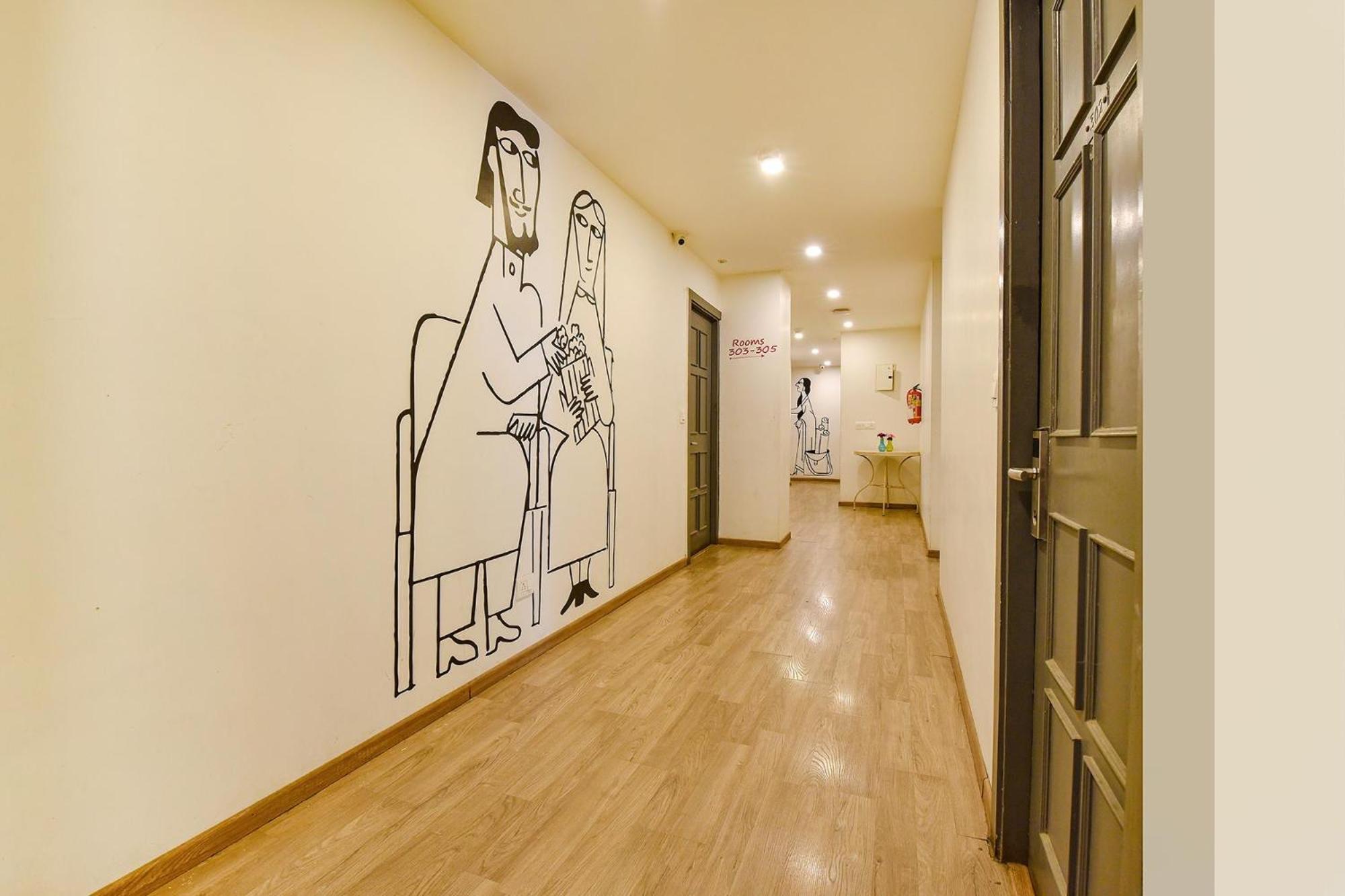Fabhotel Ny Townhouse 阿穆达巴 外观 照片