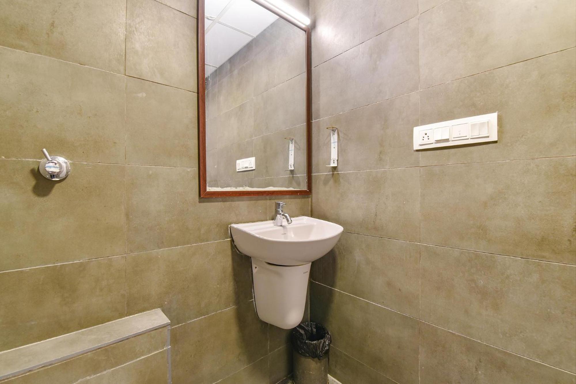 Fabhotel Ny Townhouse 阿穆达巴 外观 照片