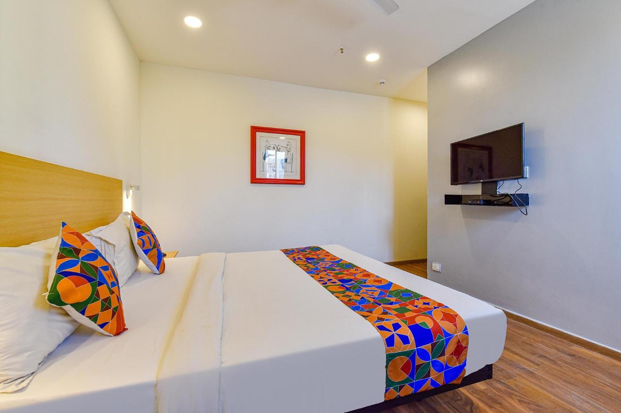 Fabhotel Ny Townhouse 阿穆达巴 外观 照片